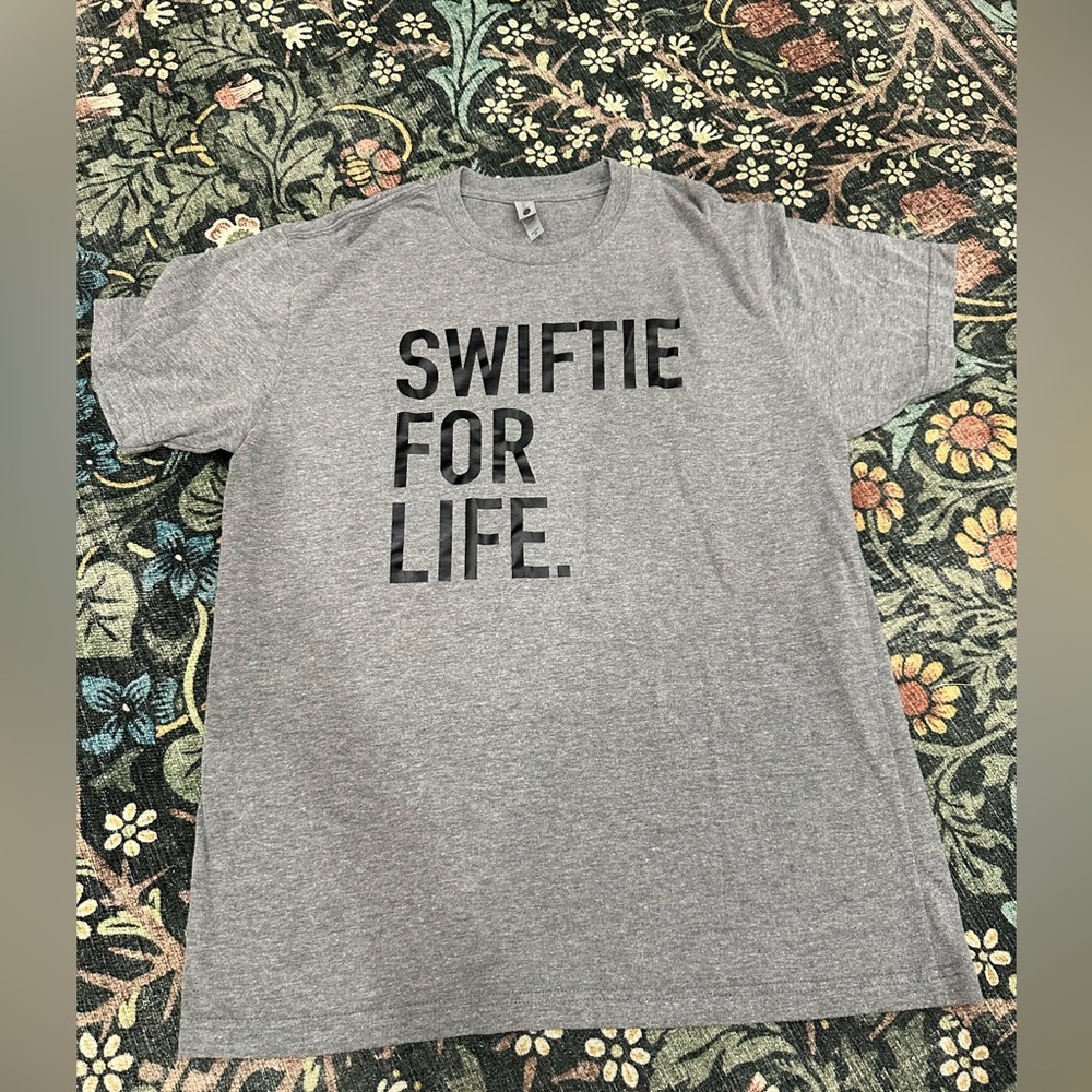 Shirt with 'SWIFTIE FOR LIFE' Print Size Medium Unisex